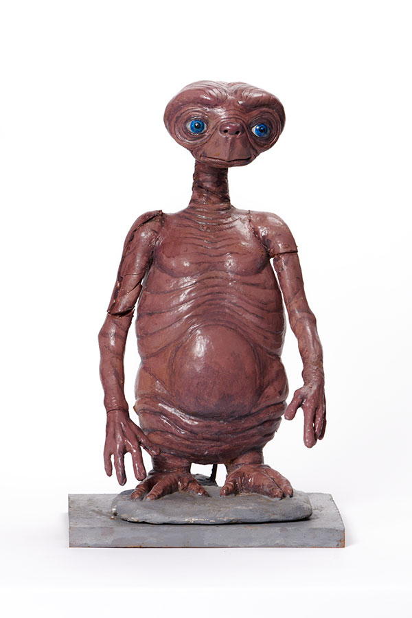 The E.T. the Extra-Terrestrial Hero “#1” Mechatronic filming model